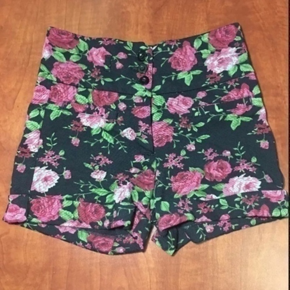 🎈🎁 Shinestar Shorts with Pink Stretch Size S